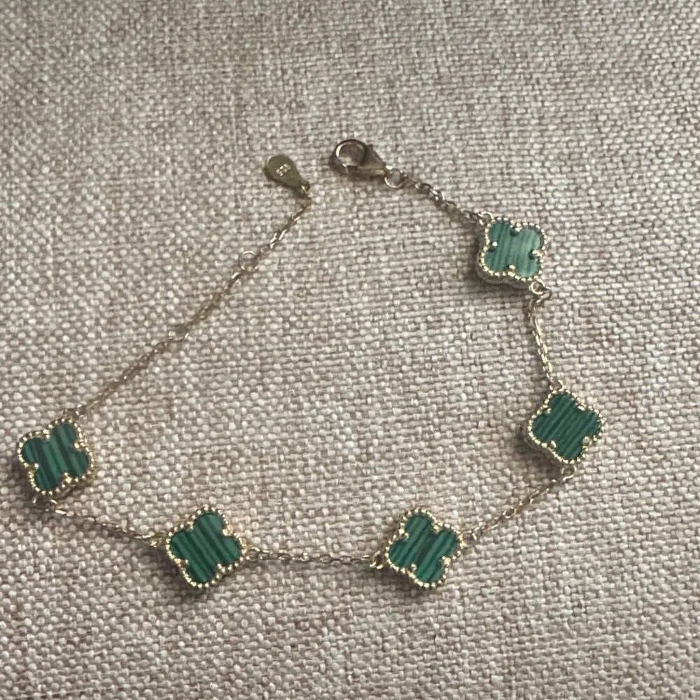 Green Clover Motif Bracelet -‎ Gold Chain